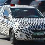 Flagra do novo Fiat derivado do Projeto 326 com a camuflagem zebrada