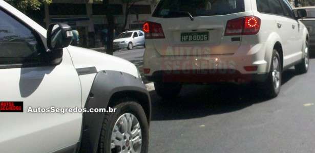 Flagra da Fiat Strada com câmbio dualogic