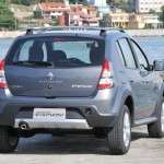 Renault Sandero 2012 é lançado com alterações na frente e dianteira