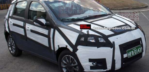 Flagra do novo Fiat Palio derivado do Projeto 326