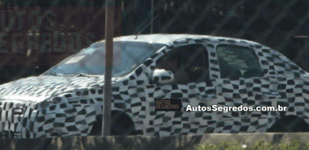 Flagra do novo Fiat Siena derivado do Projeto 326 3V
