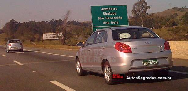 Flagra do Chery Fulwin II em testes no Brasil