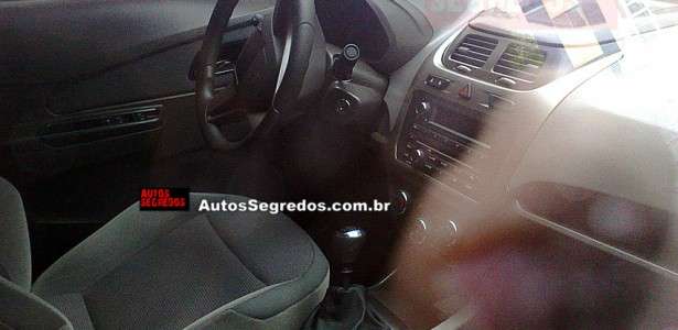 flagra do interior do Chevrolet Cobatl
