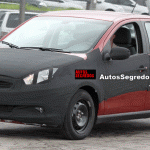 Flagra do novo Fiat Siena derivado do Projeto 326 3V em testes no Brasil