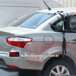 Flagra do novo Fiat Grand Siena 2013