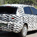 Flagra do Fiat Punto reestilizado em testes no Brasil