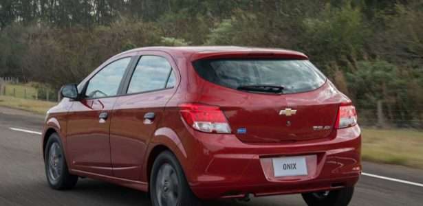 Chevrolet Onix Joy 2017: usado que entrega economia e confiança