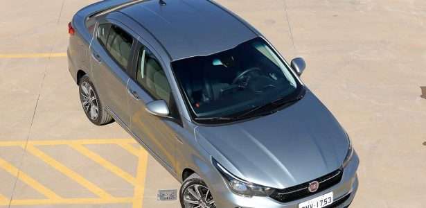 Fiat Cronos Precision 1.8 AT6