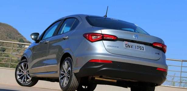 Fiat Cronos Precision 1.8 AT6