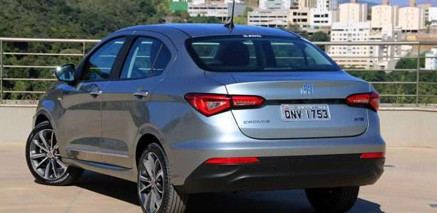 Fiat Cronos Precision 1.8 AT6