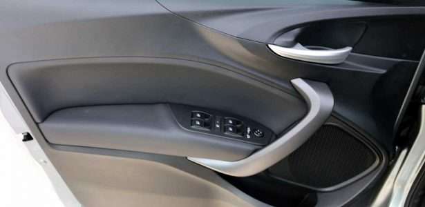 Fiat Cronos Precision 1.8 AT6
