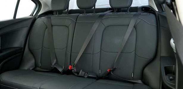Fiat Cronos Precision 1.8 AT6
