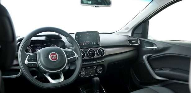 Fiat Cronos Precision 1.8 AT6