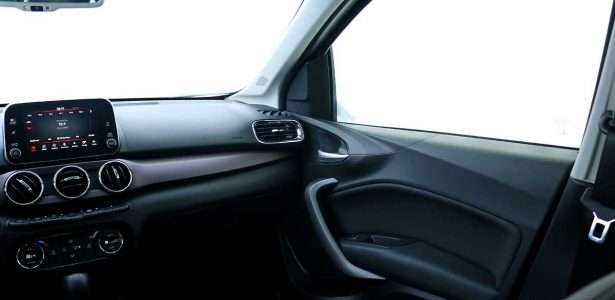 Fiat Cronos Precision 1.8 AT6