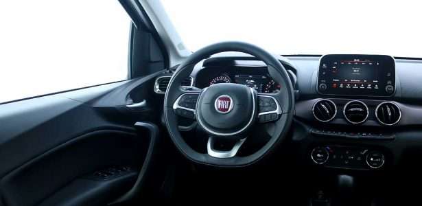 Fiat Cronos Precision 1.8 AT6