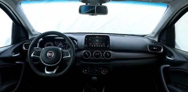 Fiat Cronos Precision 1.8 AT6