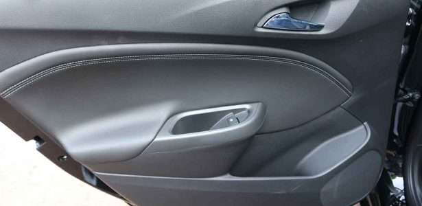 Cruze Black Bow Tie