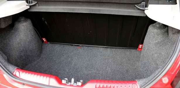 Gol 1.6 automático