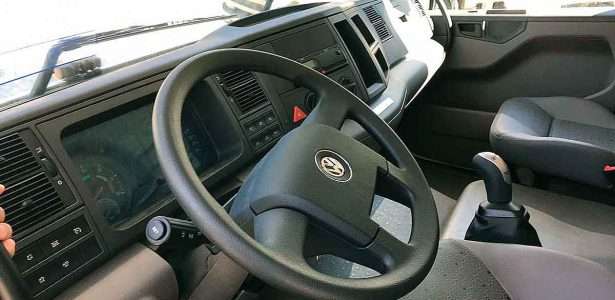 Volkswagen Constellation 32.360
