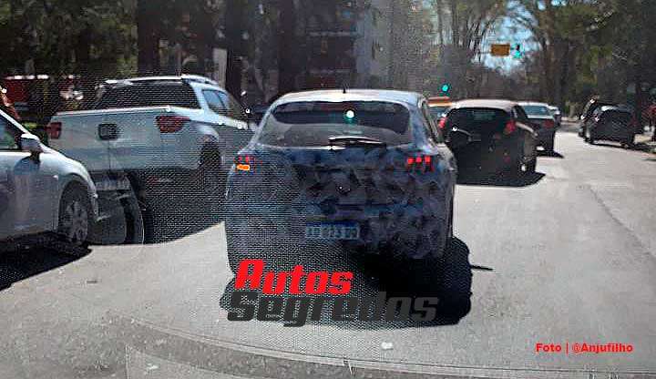 Peugeot 208 2021
