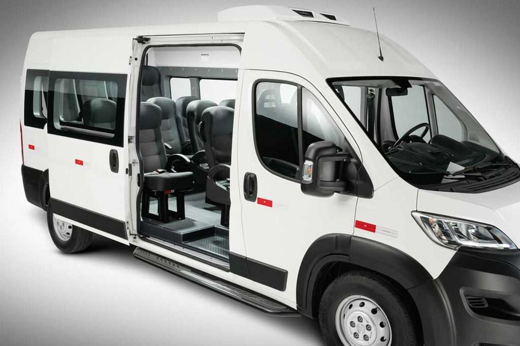 Peugeot Boxer Minibus