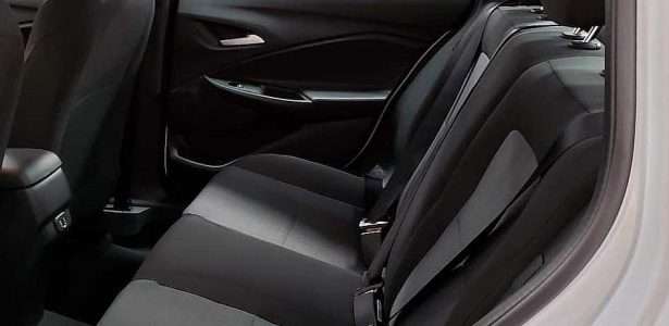 Chevrolet Onix Plus Turbo 2020