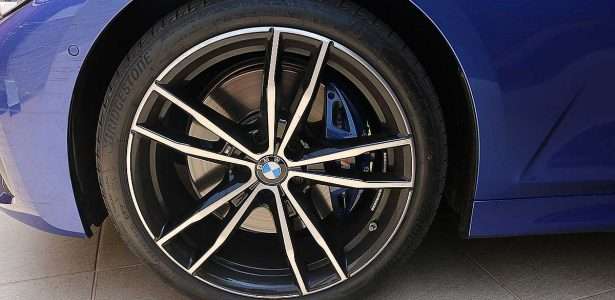 BMW 330i