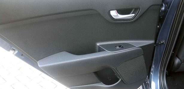 Kia Rio EX