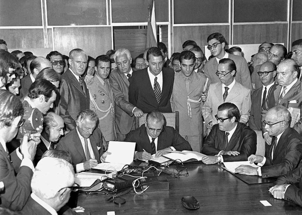 Assinatura contrato fábrica Fiat