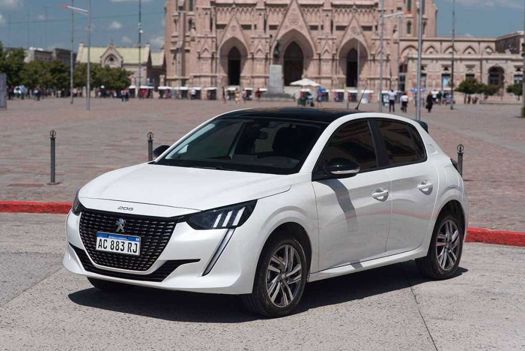 Peugeot 208 2021