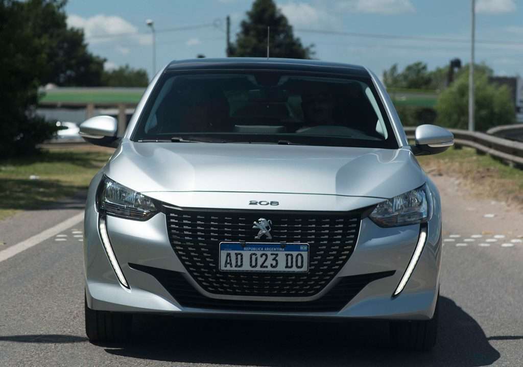 Peugeot 208 2021