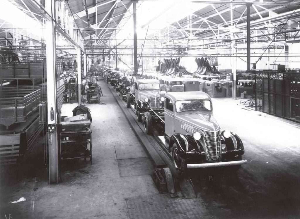Linha antiga de produção da General Motors