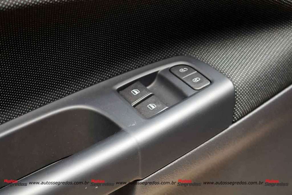Comandos vidros elétricos Voyage 2021