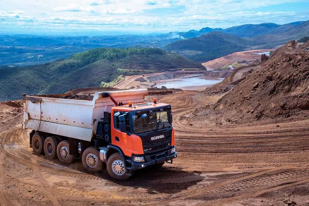 G 540 10x4/6 XT Heavy Tipper