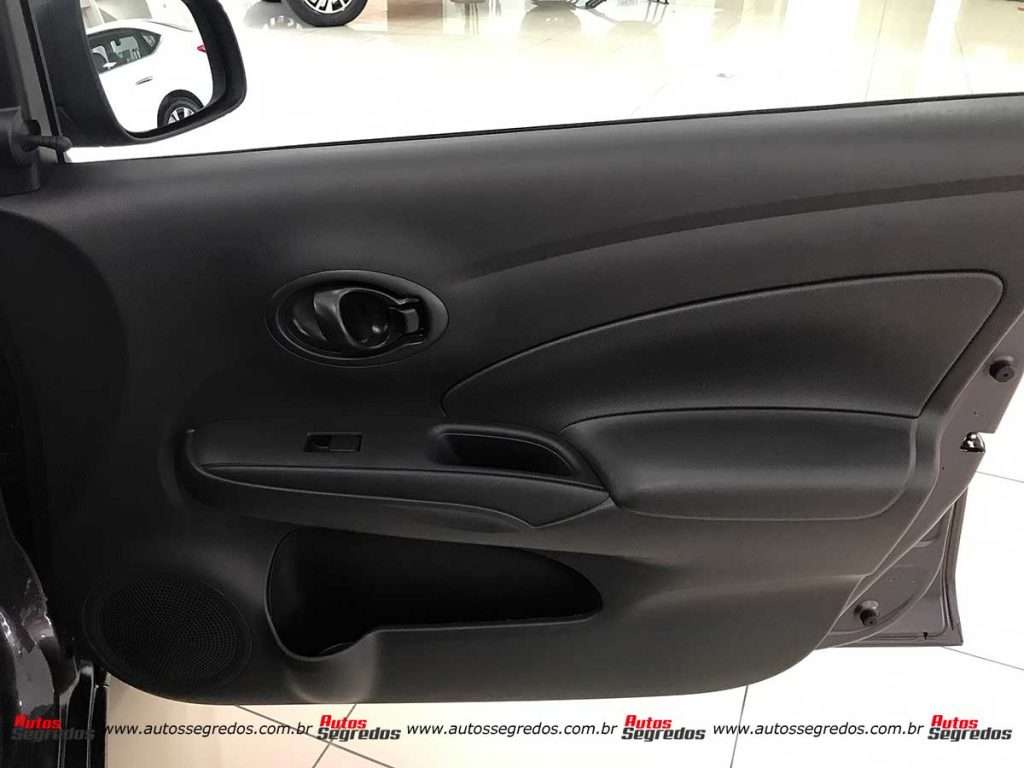 Forro de porta Nissan V-Drive Special Edition 2021