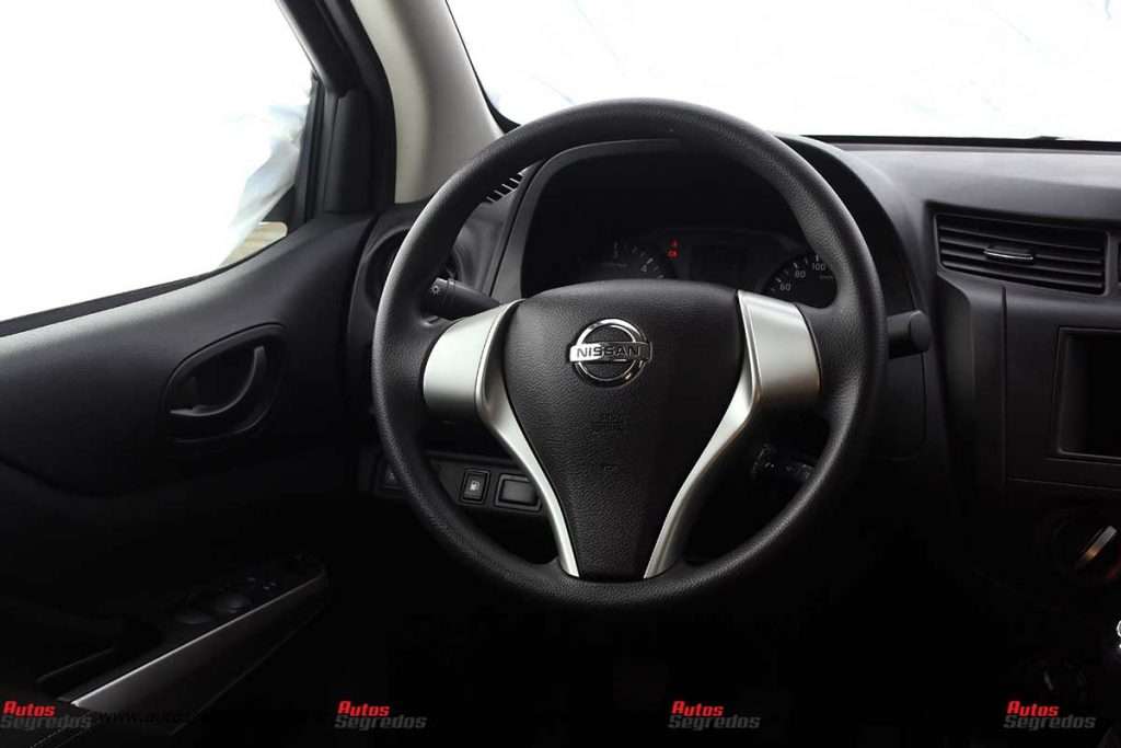 Volante Nissan Frontier