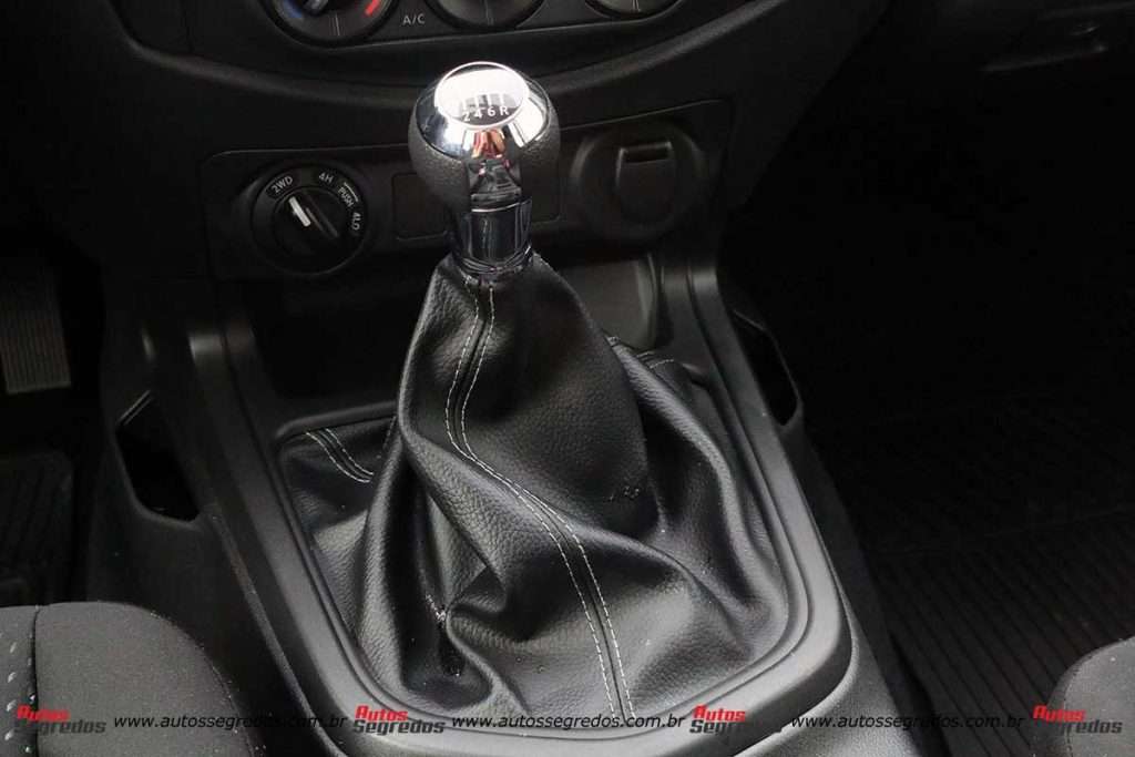 câmbio manual Frontier 4x4
