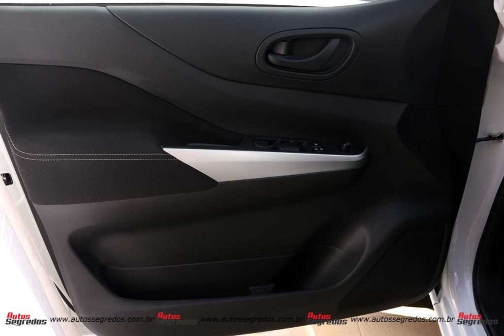 Forro de porta Nissan Frontier S
