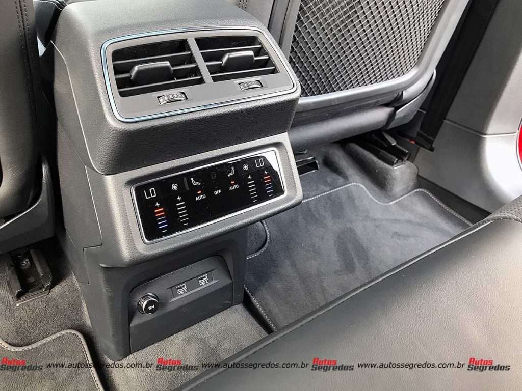 Saída de ar traseira Audi e-tron