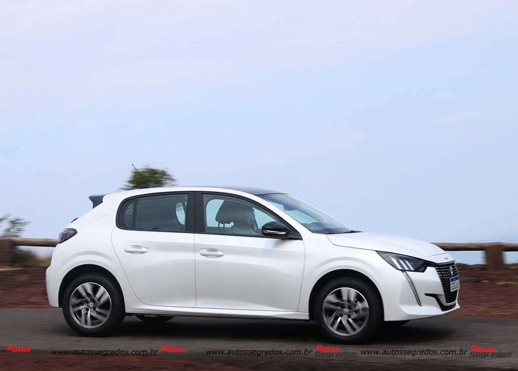 Peugeot 208 2021