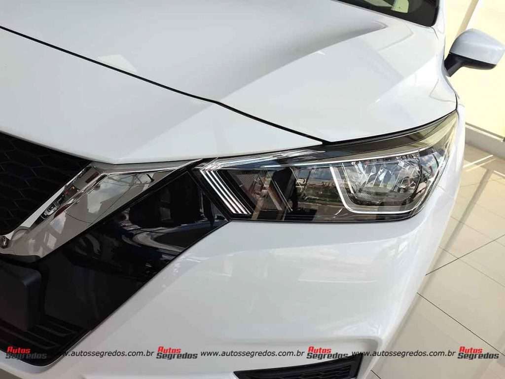 Farol Versa 1.6 Sense 2021