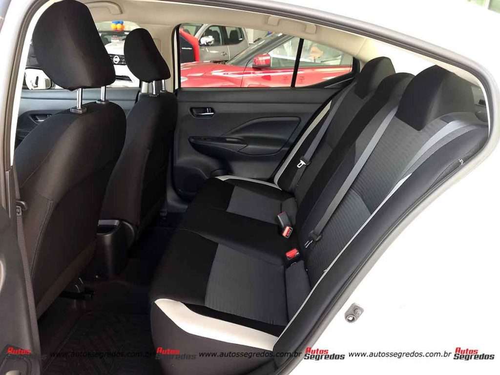Banco traseiro Nissan Versa 1.6 Sense