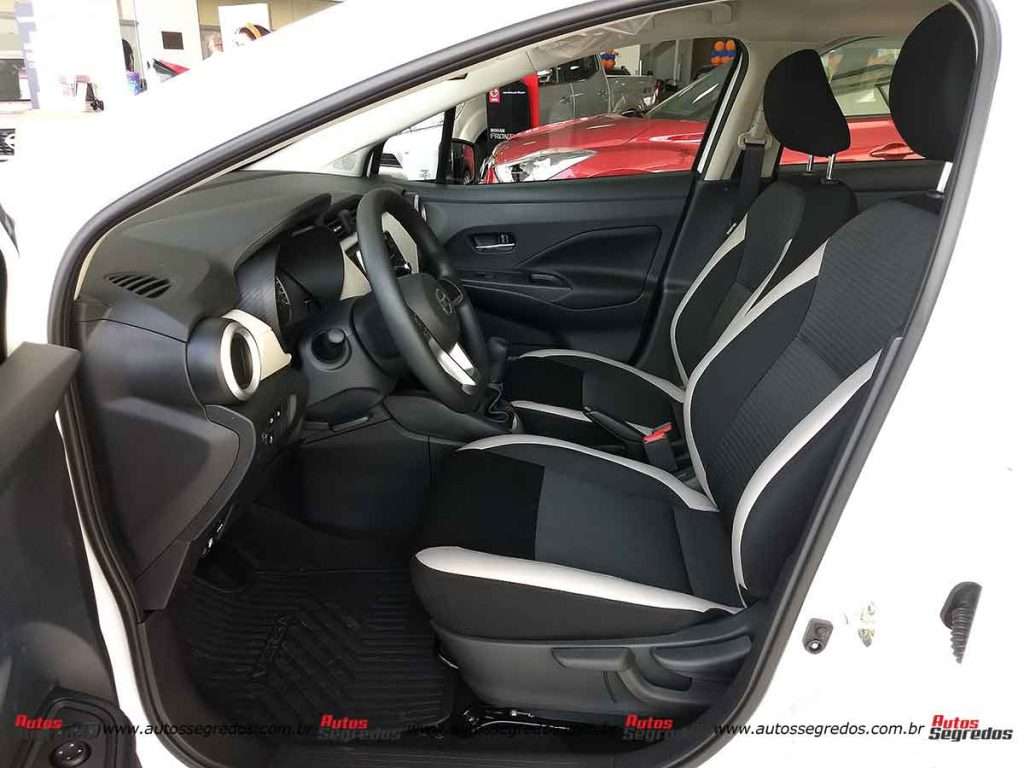 Banco dianteiro Nissan Versa 1.6 Sense