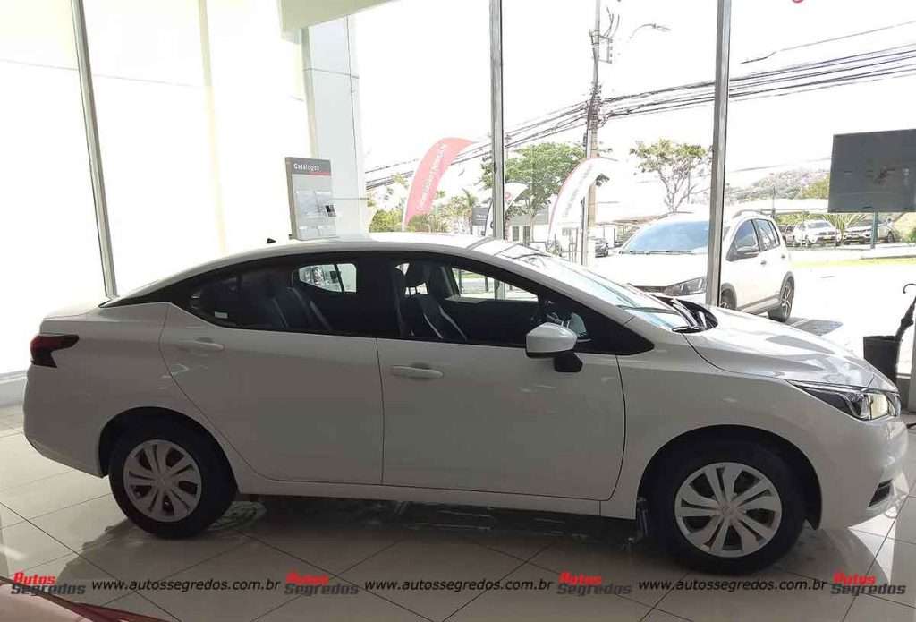 Nissan Versa 1.6 Sense manual carros 1.6 baratos