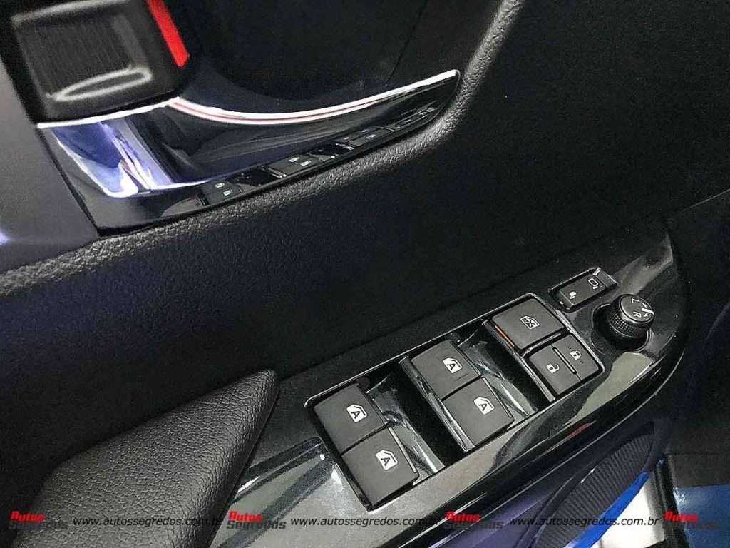 Hilux SRX