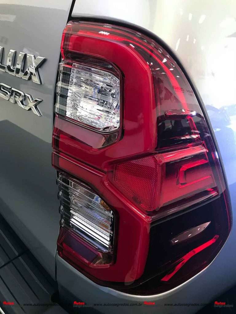 Nova Hilux SRX 2021