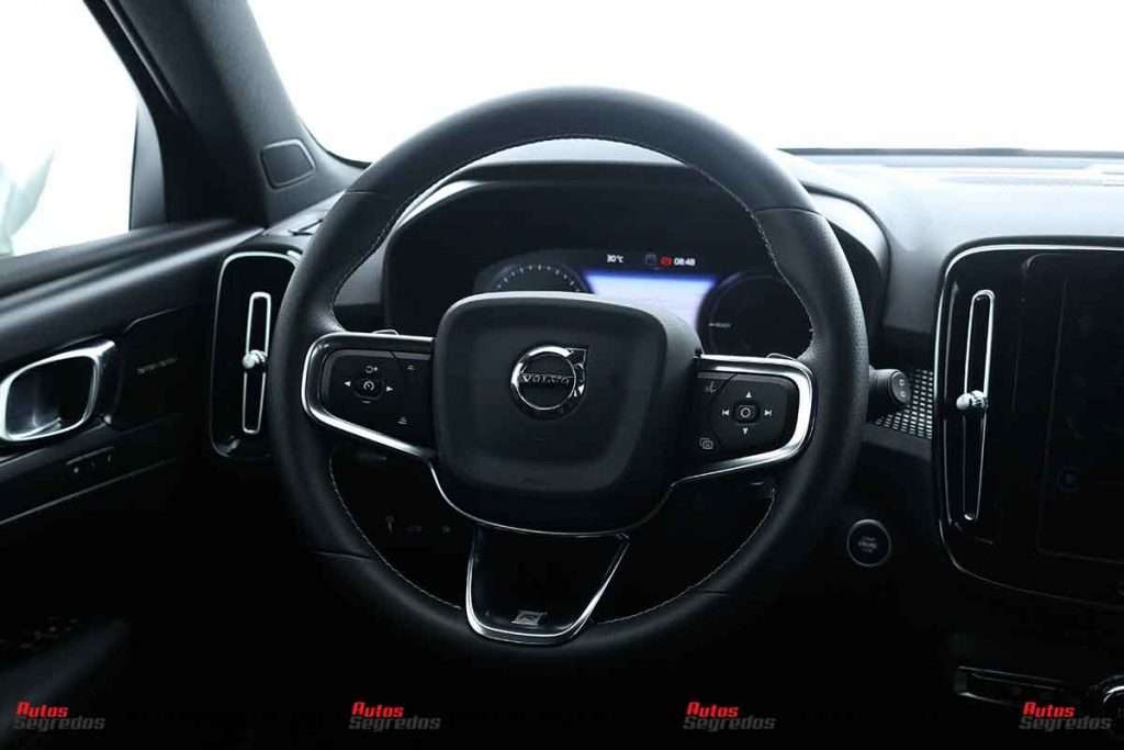 Volante XC40 Hybrid