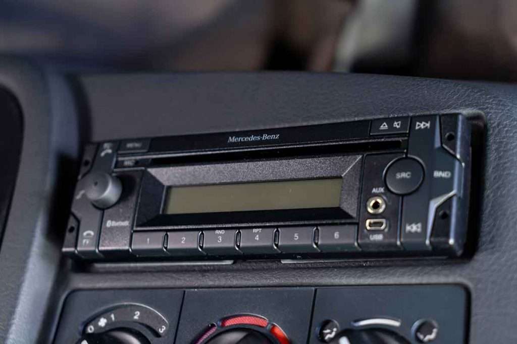Rádio série especial Atron 1635