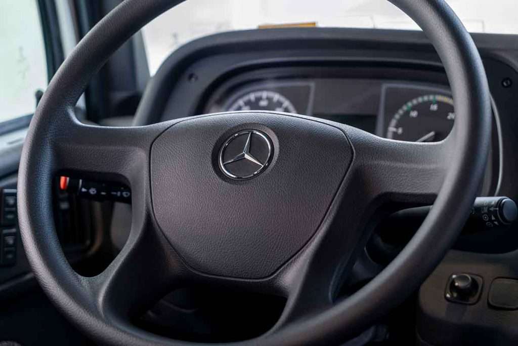 Volante Atron 1635
