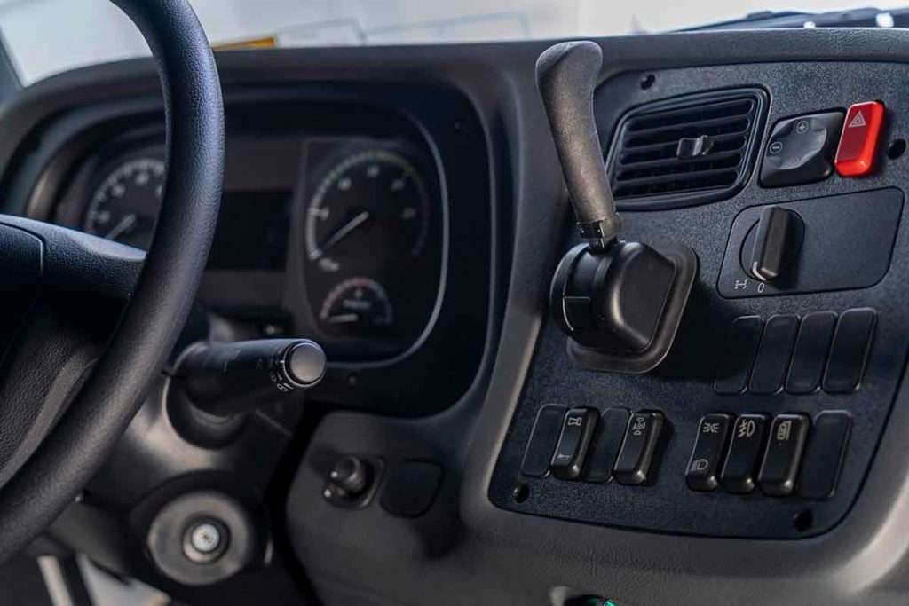 Detalhe painel Atron 1635